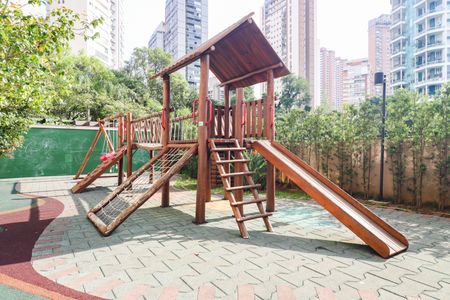 Apartamento à venda com 160m², 3 quartos e 2 vagasÁrea comum - Playground