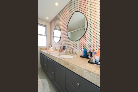 Apartamento à venda com 160m², 3 quartos e 2 vagasBanheiro da Suíte 2