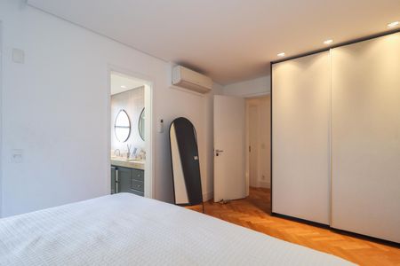 Apartamento à venda com 160m², 3 quartos e 2 vagasSuíte 2