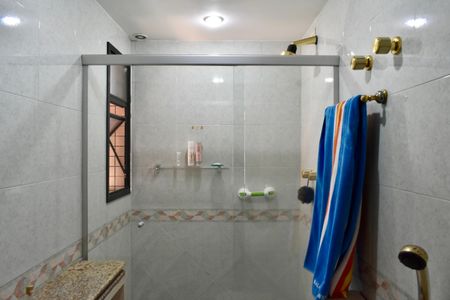 Apartamento à venda com 185m², 4 quartos e 3 vagasBanheiro da Suíte 1