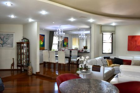 Apartamento à venda com 185m², 4 quartos e 3 vagasSala