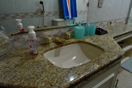 Apartamento à venda com 185m², 4 quartos e 3 vagasBanheiro da Suíte 1