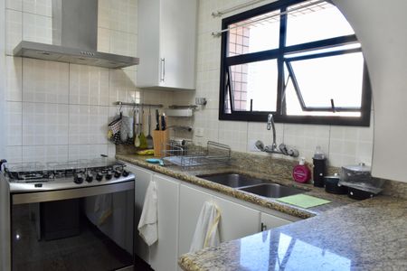 Apartamento à venda com 185m², 4 quartos e 3 vagasCozinha