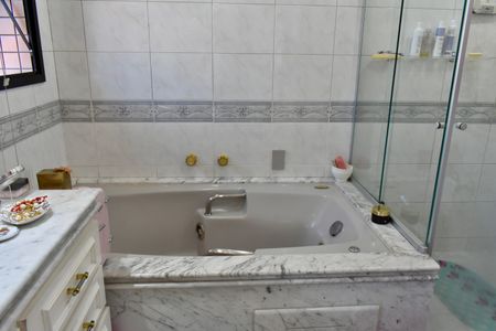 Apartamento à venda com 185m², 4 quartos e 3 vagasBanheiro da Suíte Master