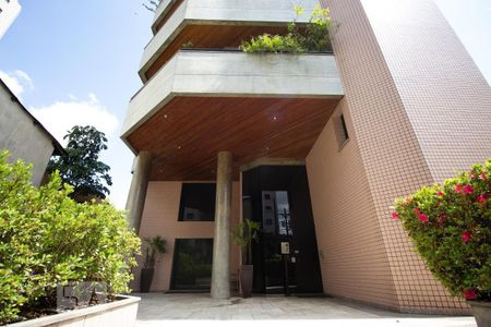 Apartamento à venda com 185m², 4 quartos e 3 vagasEntrada do prédio