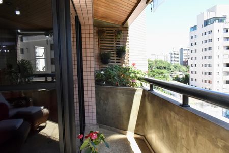 Apartamento à venda com 185m², 4 quartos e 3 vagasSacada