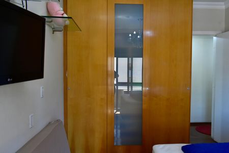 Apartamento à venda com 185m², 4 quartos e 3 vagasSuíte 2