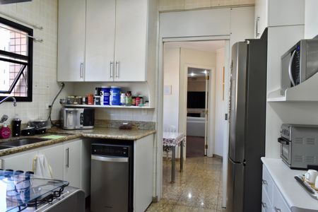 Apartamento à venda com 185m², 4 quartos e 3 vagasCozinha