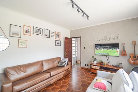 Casa à venda com 250m², 3 quartos e 3 vagas Casa à venda com 250m², 3 quartos e 3 vagasSala
