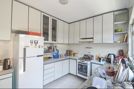 Casa à venda com 250m², 3 quartos e 3 vagas Casa à venda com 250m², 3 quartos e 3 vagasCozinha