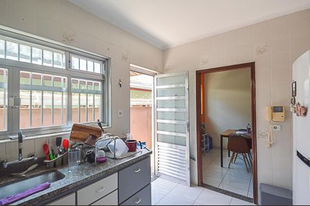 Casa à venda com 250m², 3 quartos e 3 vagas Casa à venda com 250m², 3 quartos e 3 vagasCozinha