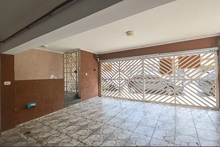 Casa à venda com 250m², 3 quartos e 3 vagas Casa à venda com 250m², 3 quartos e 3 vagasGaragem