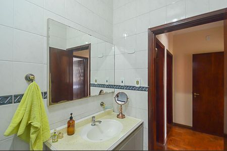 Casa à venda com 250m², 3 quartos e 3 vagas Casa à venda com 250m², 3 quartos e 3 vagasBanheiro