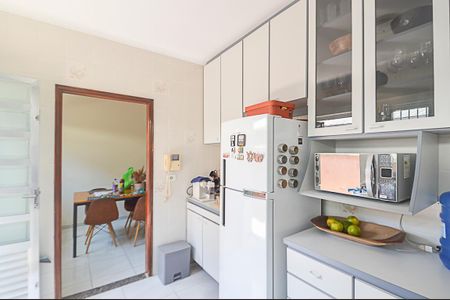 Casa à venda com 250m², 3 quartos e 3 vagas Casa à venda com 250m², 3 quartos e 3 vagasCozinha