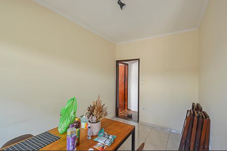 Casa à venda com 250m², 3 quartos e 3 vagas Casa à venda com 250m², 3 quartos e 3 vagasCopa