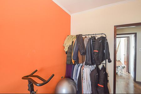 Casa à venda com 250m², 3 quartos e 3 vagas Casa à venda com 250m², 3 quartos e 3 vagasQuarto 2