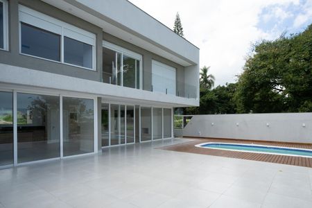 Casa de condomínio à venda com 335m², 3 quartos e 4 vagasQuintal