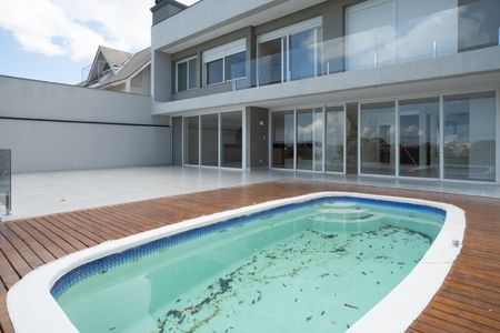 Casa de condomínio à venda com 335m², 3 quartos e 4 vagasQuintal