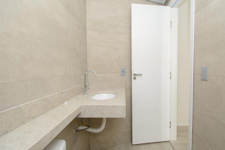 Apartamento à venda com 61m², 2 quartos e 2 vagas Apartamento à venda com 61m², 2 quartos e 2 vagasBanheiro da Suíte