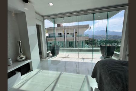 Casa à venda com 1200m², 4 quartos e 8 vagas Casa à venda com 1200m², 4 quartos e 8 vagasvaranda da suíte 3