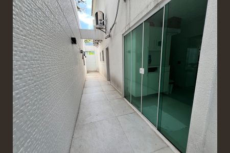 Casa à venda com 1200m², 4 quartos e 8 vagas Casa à venda com 1200m², 4 quartos e 8 vagasCorredor