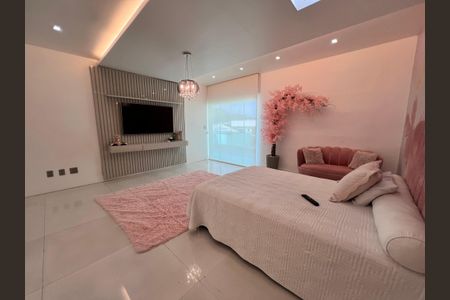 Casa à venda com 1200m², 4 quartos e 8 vagas Casa à venda com 1200m², 4 quartos e 8 vagasSuíte 4