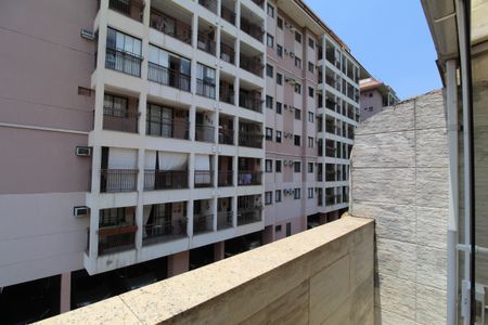 Casa de condomínio à venda com 105m², 3 quartos e 1 vagaTerraço - Vista