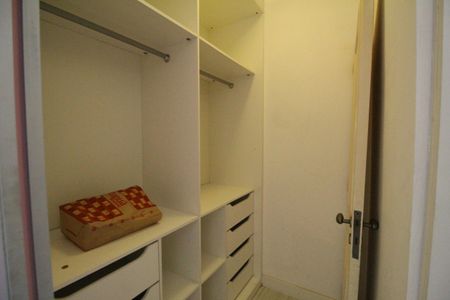 Casa de condomínio à venda com 105m², 3 quartos e 1 vagaSuíte 3 - Closet