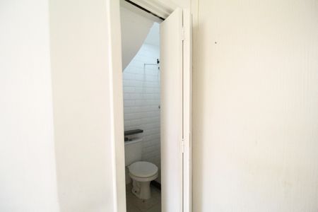 Casa de condomínio à venda com 105m², 3 quartos e 1 vagaBanheiro social