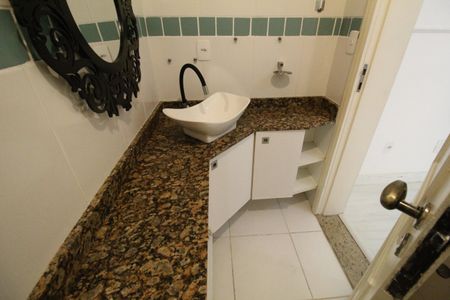 Casa de condomínio à venda com 105m², 3 quartos e 1 vagaBanheiro da suíte 2