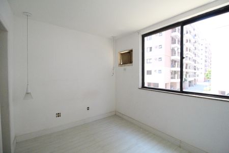 Casa de condomínio à venda com 105m², 3 quartos e 1 vagaSuíte 1