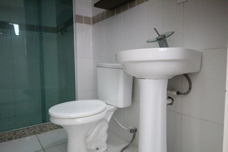 Casa de condomínio à venda com 105m², 3 quartos e 1 vagaBanheiro da suíte 1