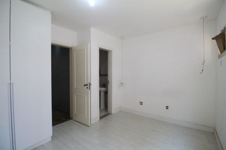 Casa de condomínio à venda com 105m², 3 quartos e 1 vagaSuíte 1