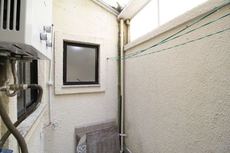 Casa de condomínio à venda com 105m², 3 quartos e 1 vagaÁrea de serviço