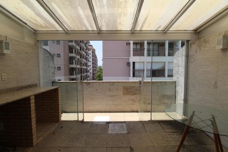 Casa de condomínio à venda com 105m², 3 quartos e 1 vagaTerraço 