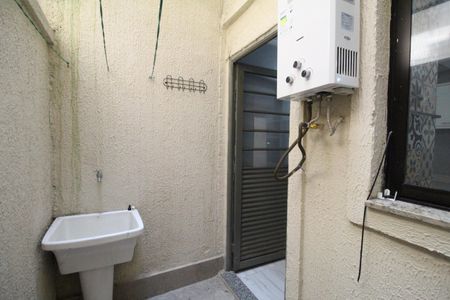 Casa de condomínio à venda com 105m², 3 quartos e 1 vagaÁrea de serviço