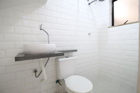 Casa de condomínio à venda com 105m², 3 quartos e 1 vagaBanheiro social