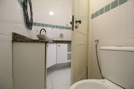 Casa de condomínio à venda com 105m², 3 quartos e 1 vagaBanheiro da suíte 2