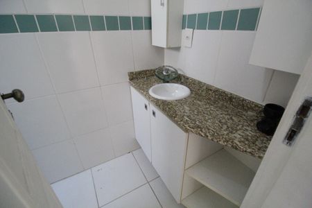 Casa de condomínio à venda com 105m², 3 quartos e 1 vagaBanheiro da suíte 3