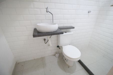 Casa de condomínio à venda com 105m², 3 quartos e 1 vagaBanheiro social