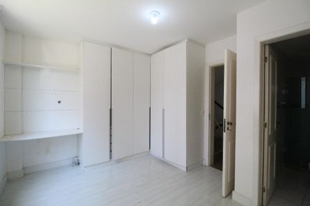 Casa de condomínio à venda com 105m², 3 quartos e 1 vagaSuíte 1