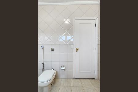 Casa à venda com 447m², 4 quartos e 4 vagas Casa à venda com 447m², 4 quartos e 4 vagasBanheiro da Suíte 1