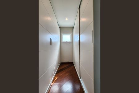 Casa à venda com 447m², 4 quartos e 4 vagas Casa à venda com 447m², 4 quartos e 4 vagasBanheiro da Suíte 2