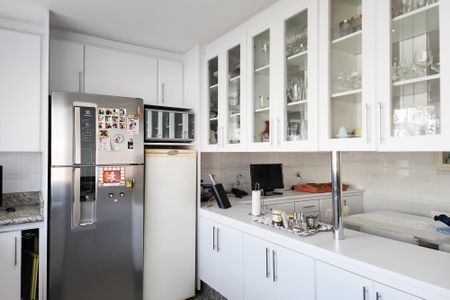 Casa à venda com 447m², 4 quartos e 4 vagas Casa à venda com 447m², 4 quartos e 4 vagasCozinha