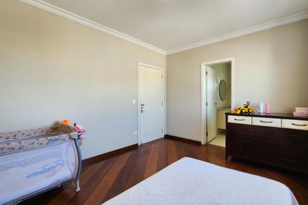 Casa à venda com 447m², 4 quartos e 4 vagas Casa à venda com 447m², 4 quartos e 4 vagasSuíte 1