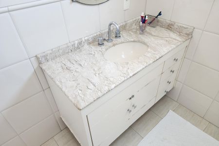 Casa à venda com 447m², 4 quartos e 4 vagas Casa à venda com 447m², 4 quartos e 4 vagasBanheiro da Suíte 1