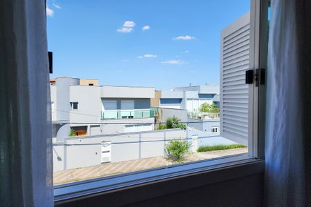 Casa à venda com 447m², 4 quartos e 4 vagas Casa à venda com 447m², 4 quartos e 4 vagasVista da Suíte 1
