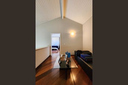 Casa à venda com 447m², 4 quartos e 4 vagas Casa à venda com 447m², 4 quartos e 4 vagasHall dos Dormitórios