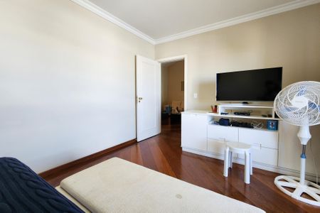 Casa à venda com 447m², 4 quartos e 4 vagas Casa à venda com 447m², 4 quartos e 4 vagasSuíte 2