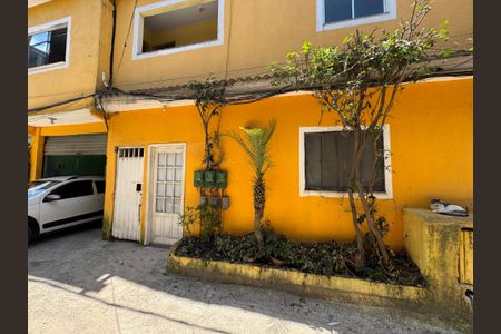 Casa à venda com 28m², 1 quarto e sem vaga Casa à venda com 28m², 1 quarto e sem vagaFachada